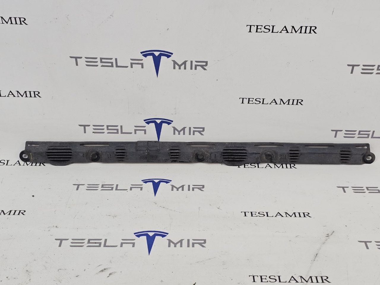 Накладка батареи высоковольтной боковая средняя Tesla Model X 1 поколение 2018, 1032385-00 - фото №1