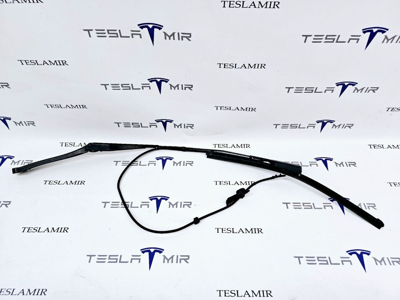 щеткодержатель (поводок стеклоочистителя, дворник) Tesla Model 3 1 поколение 2019, 1076729-00, 1076731-00, 1076727-00 - фото №1