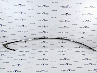 Молдинг кузова боковой наружный верхний правый Tesla Model S 1 поколение [рестайлинг] 2017, 1039308-00