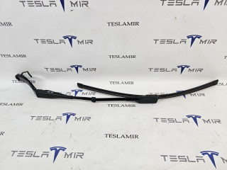 щеткодержатель (поводок стеклоочистителя, дворник) Tesla Model 3 2 поколение 2024, 1076731-00, 1878489-00, 1878490-00