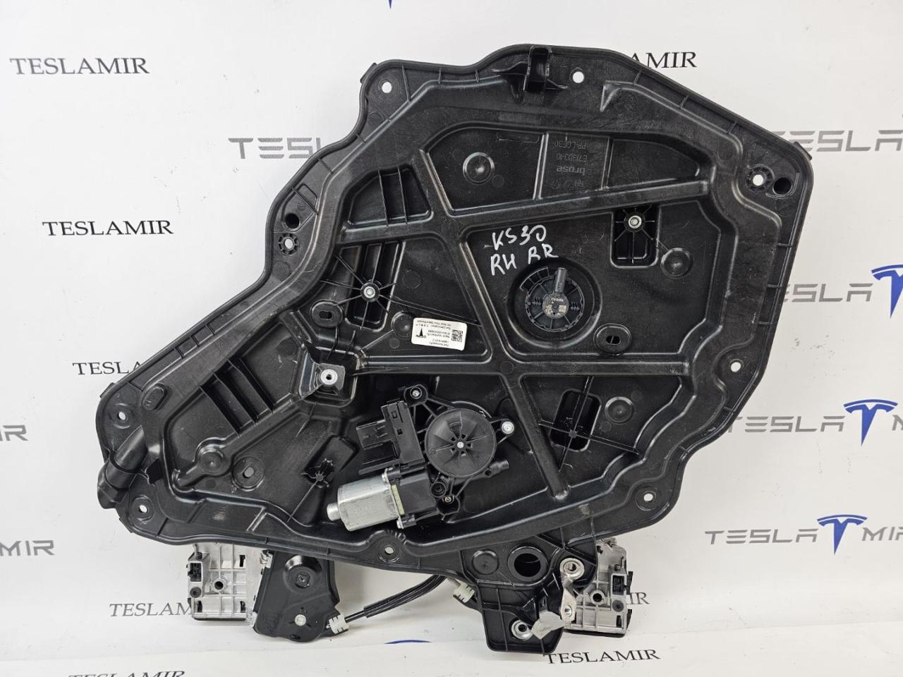 стеклоподъемник задний правый Tesla Model Y 1 поколение 2024, 1036762-00, 1495513-99, 1526807-00 - фото №1
