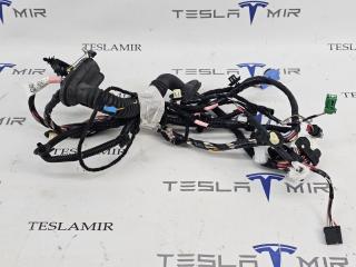 Электропроводка двери передняя правая Tesla Model 3 1 поколение 2023, 3067963-00