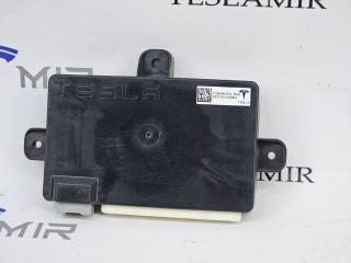 модуль управления двери Tesla Model X 1 поколение 2018, 1045490-00