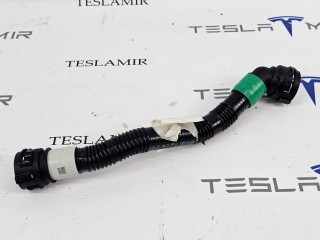 Патрубок системы охлаждения пластиковый Tesla Model S 1 поколение [2-й рестайлинг] 2022, 1585712-00