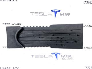 Коврик резиновый вещевого ящика Tesla Model S 1 поколение [рестайлинг] 2017, 1058083-00