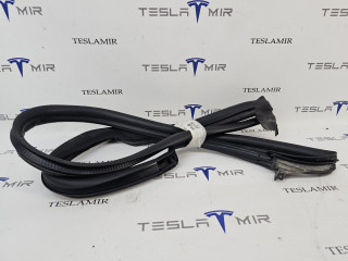 уплотнитель двери Tesla Model S 1 поколение [2-й рестайлинг] 2022, 1606734-00