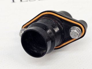 Переходник патрубка системы охлаждения основной батареи (штуцер) Tesla Model 3 1 поколение 2022, 1505074-00