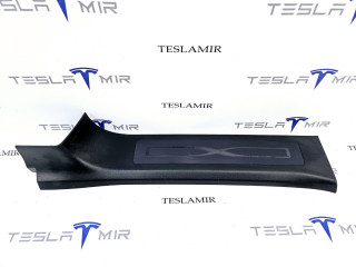Накладка стойки С внутренняя правая нижняя Tesla Model X 1 поколение 2018, 1105148-00