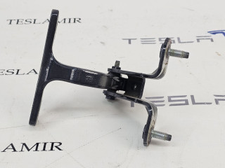 петля крышки багажника Tesla Model Y 1 поколение 2022, 1624941-00