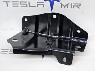 Кронштейн нижнего усилителя переднего бампера Tesla Model 3 2 поколение 2024, 1694451-00