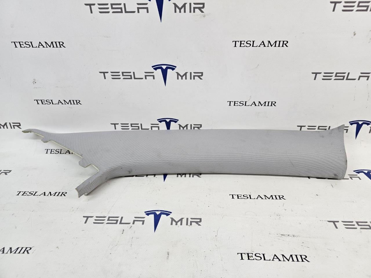 Накладка декоративная стойки А внутренняя правая верхняя Tesla Model 3 2 поколение 2024, 1731774-10 - фото №1
