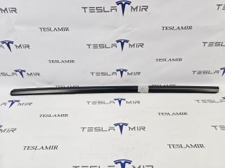молдинг двери передней левой Tesla Model 3 2 поколение 2024, 1873571-99