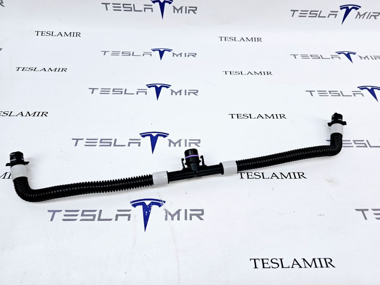 Патрубок охлаждения пентхауса Tesla Model 3 1 поколение 2020, 1091894-00 - фото №1
