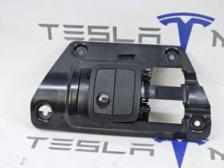 крючок для одежды Tesla Model S 1 поколение [2-й рестайлинг] 2022, 1624608-00, 1624608-99