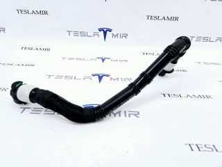 Патрубок охлаждения пентхауса Tesla Model 3 1 поколение 2020, 1095766-00