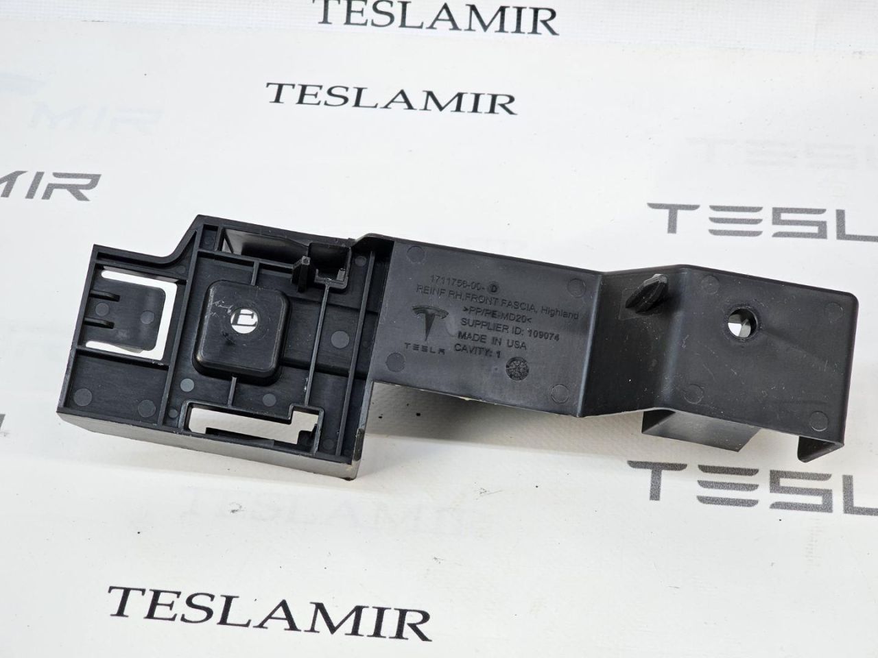 кронштейн передней панели (телевизора) Tesla Model 3 2 поколение 2025, 1711756-00 - фото №1