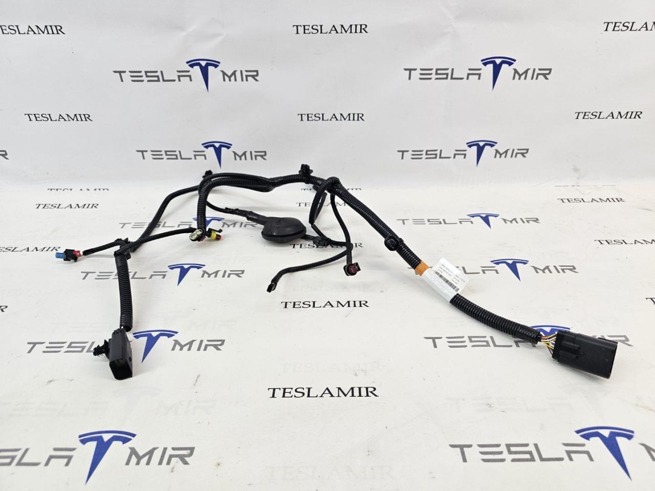 Электропроводка панели радиаторов (телевизора) Tesla Model Y 1 поколение 2025, 1933906-00 - фото №1