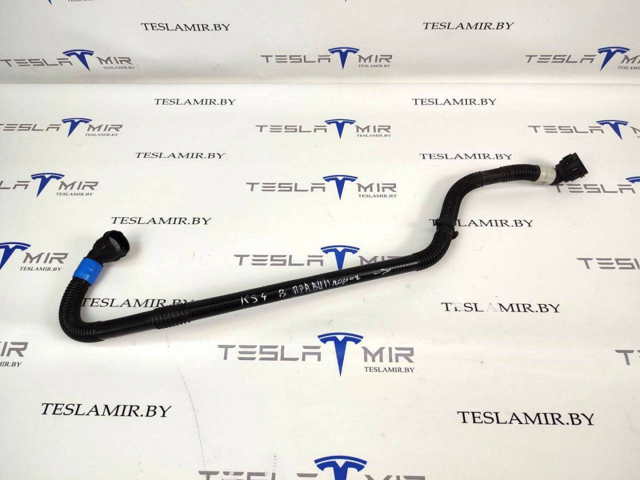 Шланг системы охлаждения - трубопровод порога Tesla Model 3 1 поколение 2023, 1501345-00 - фото №1