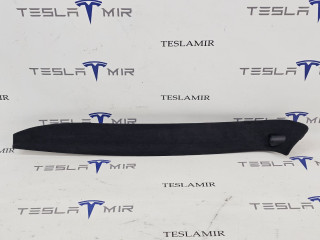 Накладка декоративная стойки А внутренняя левая верхняя Tesla Model X 1 поколение 2018, 1050286-06