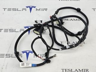 Электропроводка бампера переднего Tesla Model 3 1 поколение 2023, 2067958-00, 2067958-04