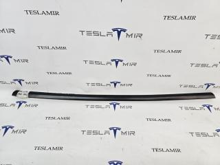 молдинг двери задней правой Tesla Model 3 2 поколение 2024, 1080748-00, 1080748-01