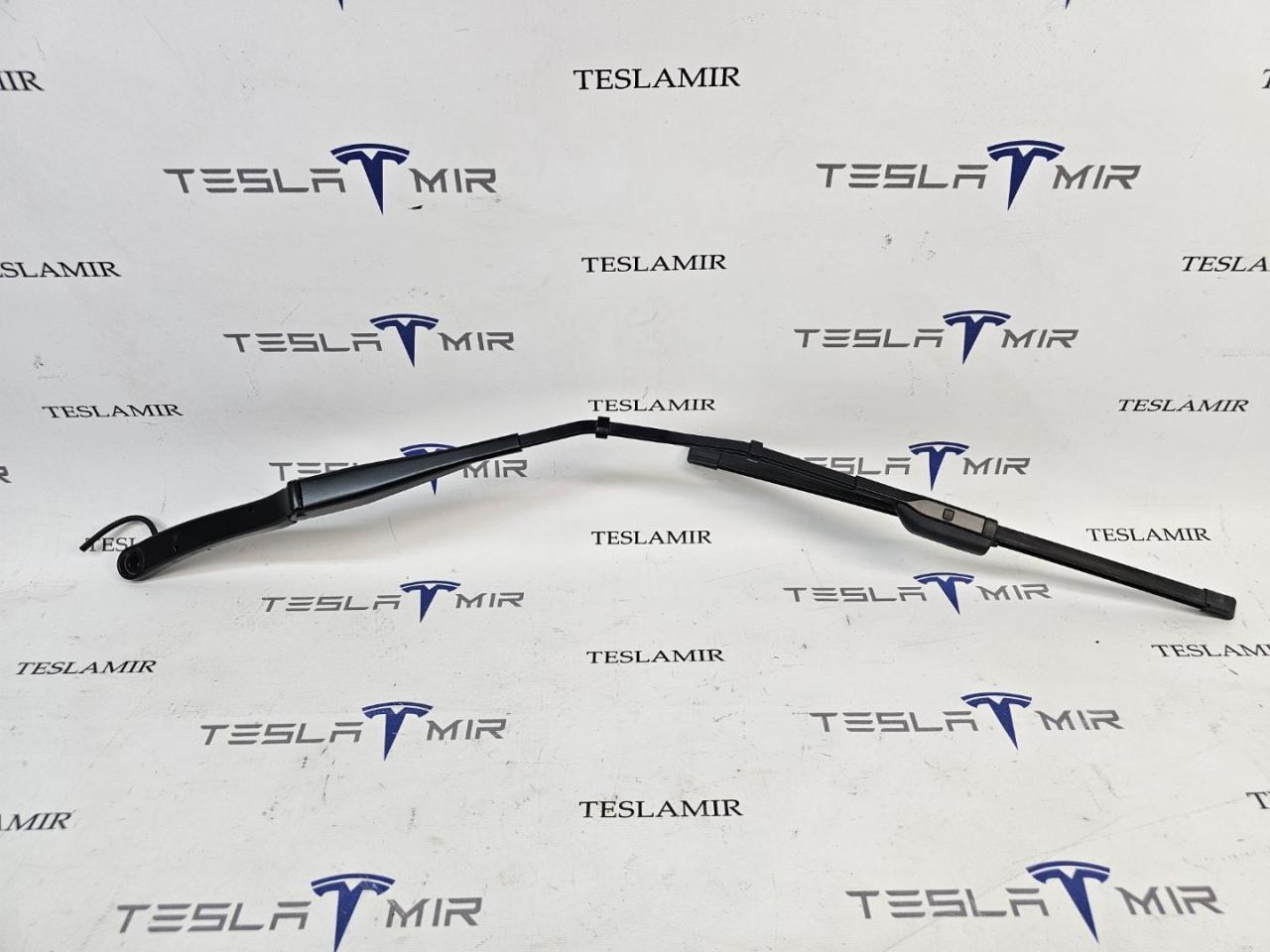 щеткодержатель (поводок стеклоочистителя, дворник) Tesla Model 3 2 поколение 2024, 1076730-00, 1878488-00, 1878486-00 - фото №1