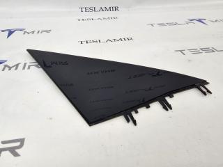 Накладка на зеркало (треугольник) правая Tesla Model Y 1 поколение 2024, 1495633-00, 2130034-00