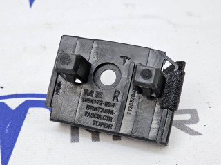 Кронштейн крепления крыла (вилка) правый Tesla Model 3 1 поколение 2020, 1135376-00, 1084172-00