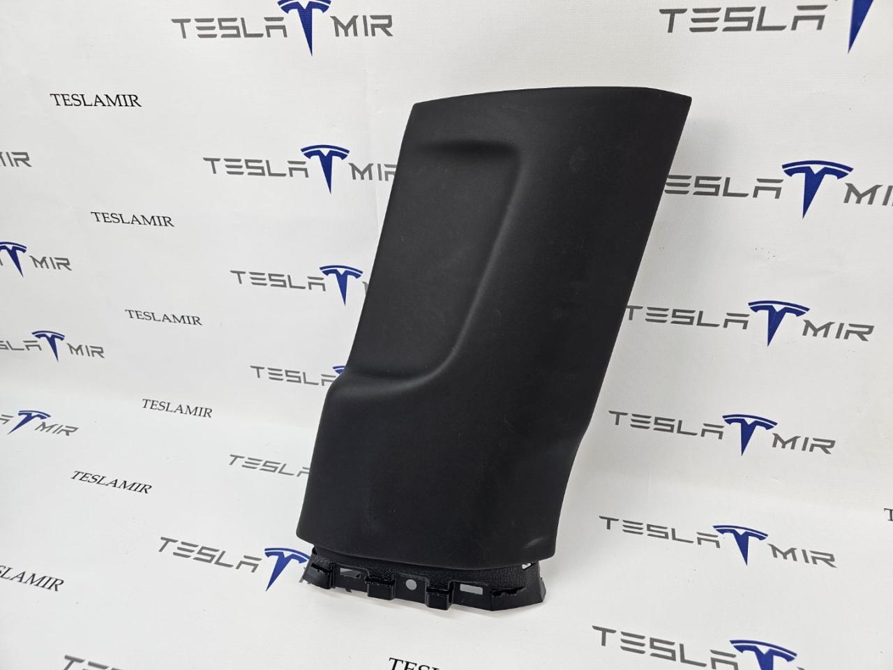 Накладка стойки B внутренняя Tesla Model 3 2 поколение 2025, 1733773-11 - фото №1
