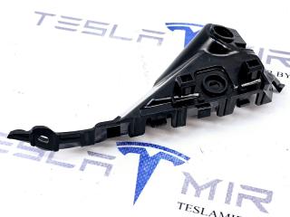 Кронштейн (направляющая) крыла переднего (ракушка) правый Tesla Model S 1 поколение [2-й рестайлинг] 2022, 1588936-00