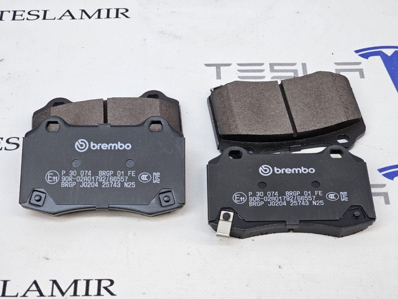 тормозные колодки Tesla Model S 1 поколение 2016, 1068331-00 - фото №1