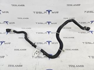 Шланг системы охлаждения заднего мотора Tesla Model 3 1 поколение 2023, 1077595-00