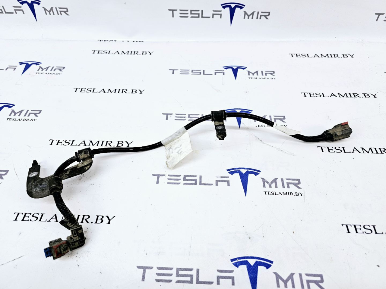 Электропроводка суппорта (ручника) правая Tesla Model 3 1 поколение 2019, 1098483-00 - фото №1