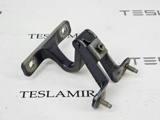 петля крышки багажника Tesla Model Y 1 поколение 2021, 1500495-00