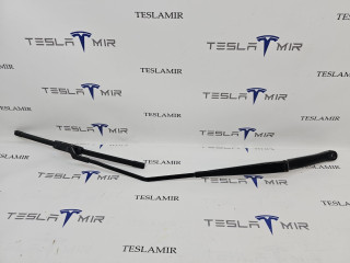 щеткодержатель (поводок стеклоочистителя, дворник) Tesla Model S 1 поколение [рестайлинг] 2018, 6005950-00, 1053399-00