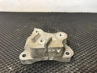 кронштейн КПП Chevrolet Equinox 3 поколение 2018, 1.5 л., бензин, бежевый, полный привод, 84279543