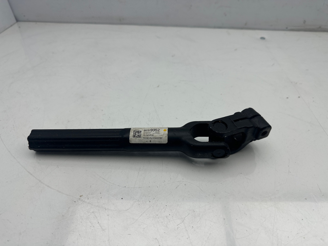 рулевой карданчик Chevrolet Equinox 3 поколение 2019, 1.5 л., бензин, АКПП, белый, внедорожник 5 дв., передний привод, 84169352 - фото №1