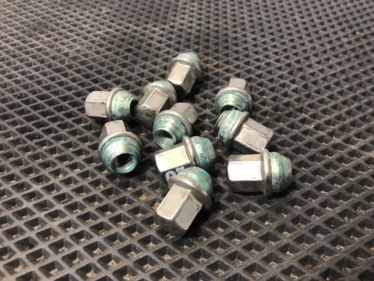 гайка колесная Buick Envista 1 поколение 2024, 1.2 л., бензин, АКПП, белый, передний привод - фото №1