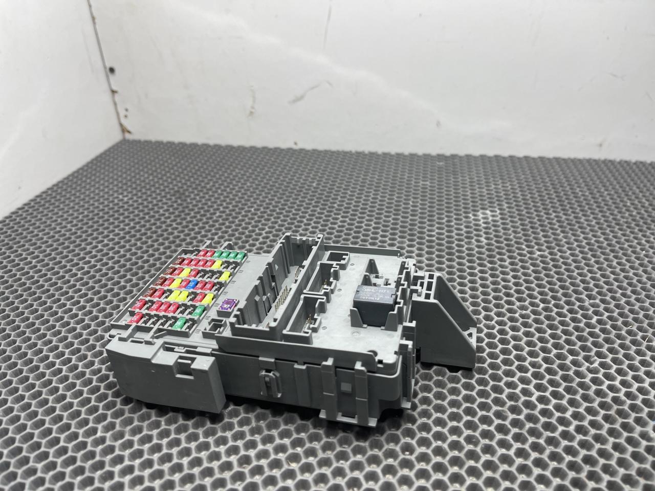 блок предохранителей Acura MDX 4 поколение 2022, 3.5 л., бензин, АКПП, серебристый, полный привод, TYA-A001, 20Y0N12 - фото №1