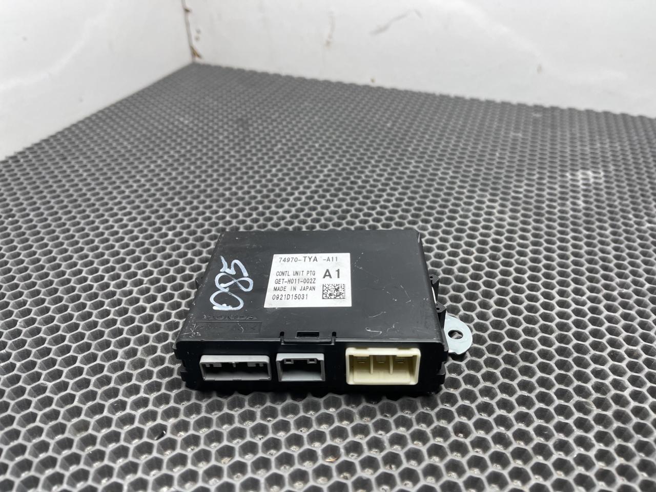 блок управления крышкой багажника Acura MDX 4 поколение 2022, 3.5 л., бензин, АКПП, серебристый, полный привод, 74970-TYA-A11 - фото №1