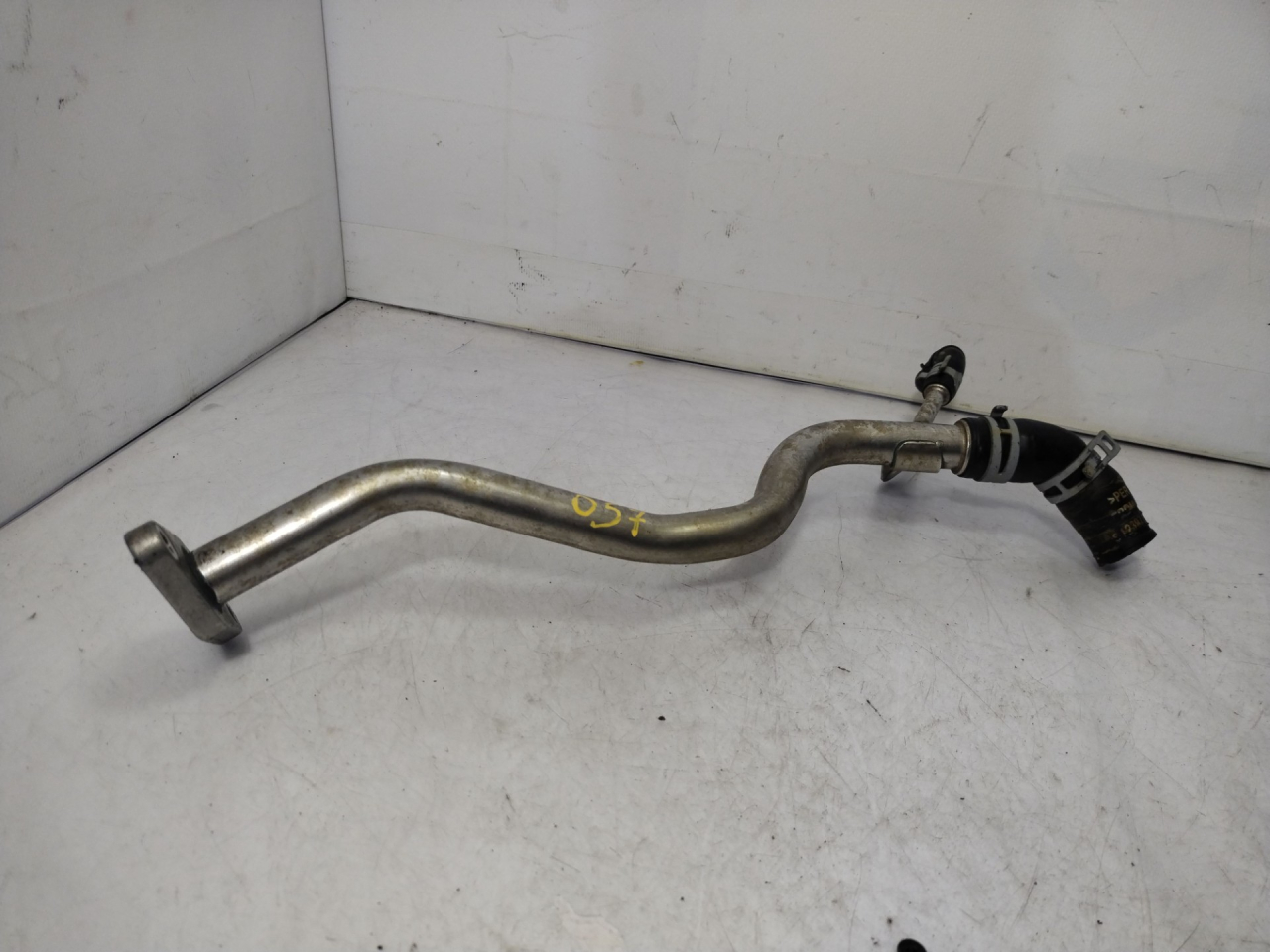 трубка охлаждающей жидкости Chevrolet Equinox 3 поколение 2018, 1.5 л., бензин, АКПП, черный, внедорожник 5 дв., полный привод - фото №1