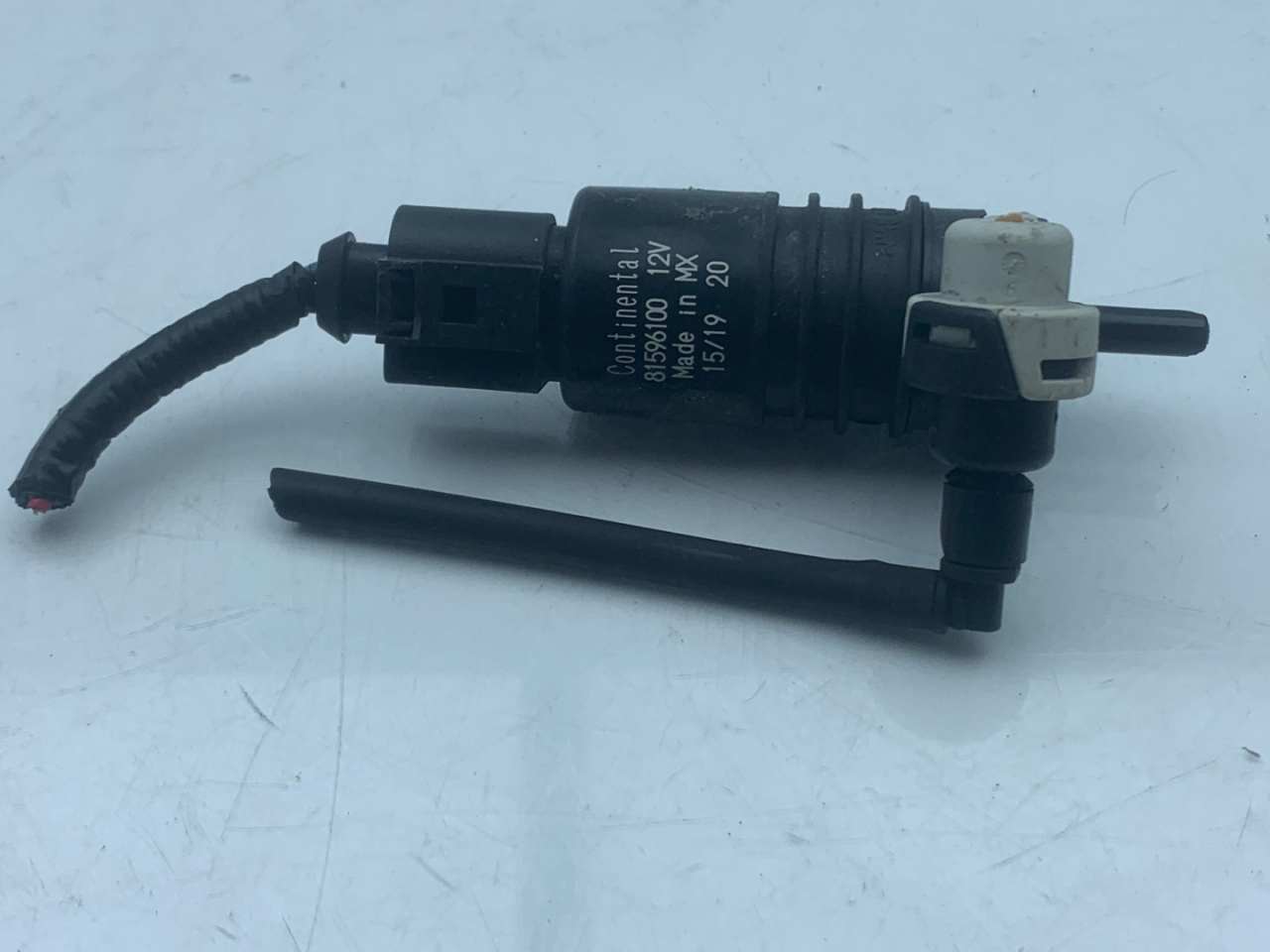 насос (моторчик) омывателя стекла Acura RDX 3 поколение 2020, 2.0 л., бензин, АКПП, белый, внедорожник 5 дв., полный привод, 81596100 - фото №1