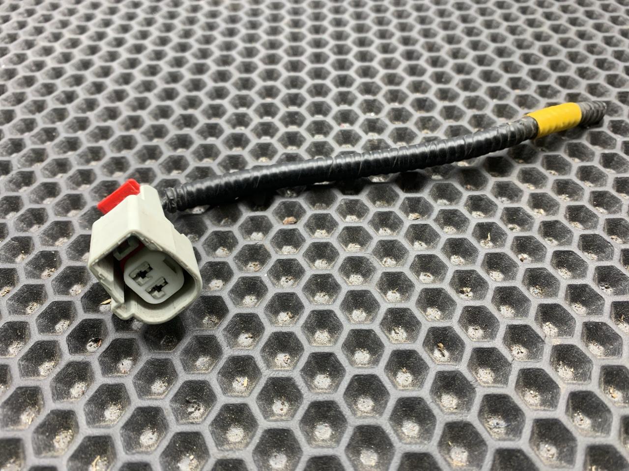 разъем (фишка) проводки Chevrolet TrailBlazer 3 поколение 2021, 1.3 л., бензин, АКПП, черный, полный привод - фото №1