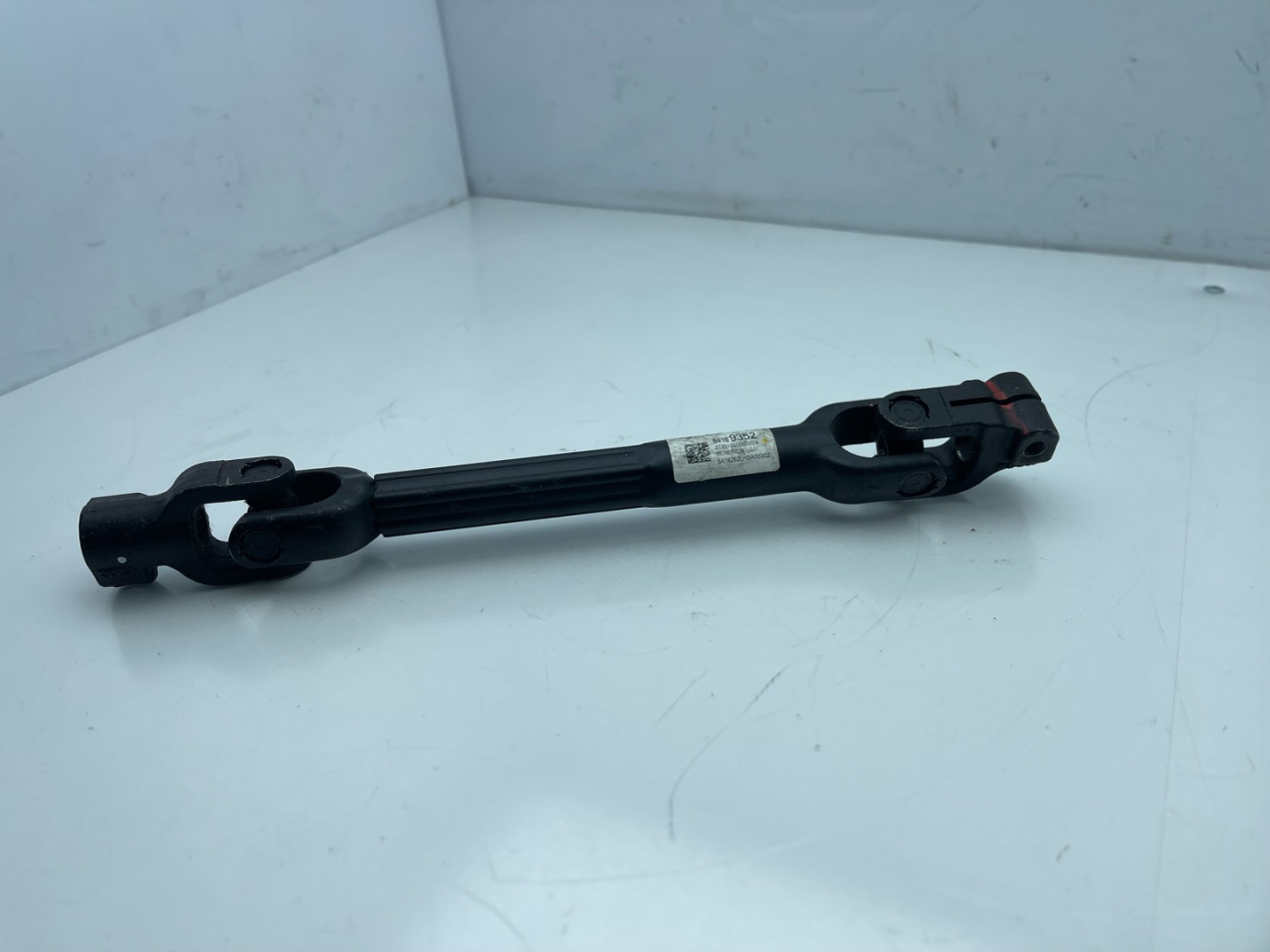 рулевой карданчик Chevrolet Equinox 3 поколение 2019, 2.0 л., бензин, АКПП, черный, внедорожник 5 дв., полный привод, 84169352 - фото №1