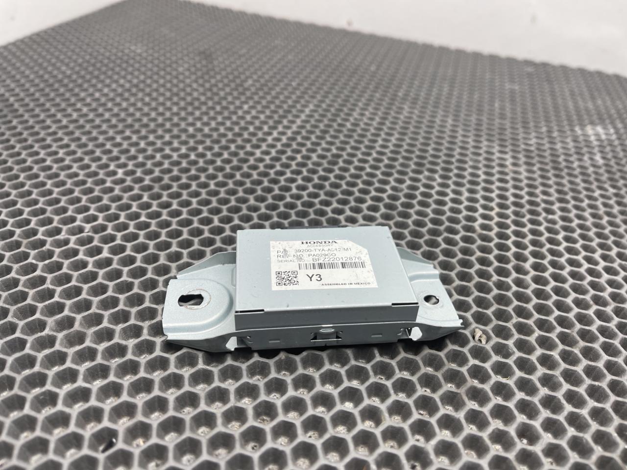 антенна Acura MDX 4 поколение 2022, 3.5 л., бензин, АКПП, серебристый, полный привод, 39200-TYA-A312M1 - фото №1