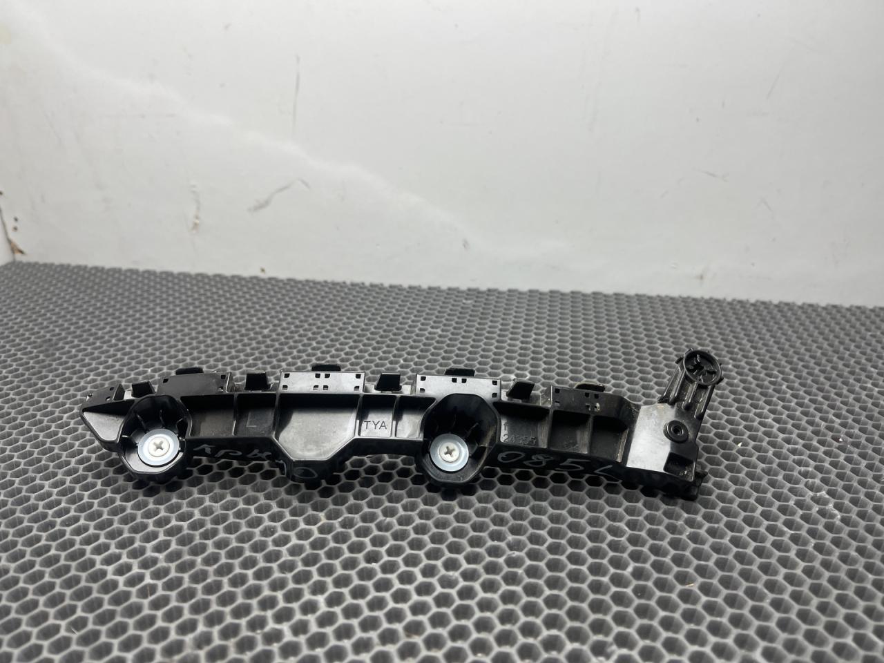 КРОНШТЕЙН КРЕПЛЕНИЯ КРЫЛА ПЕРЕДНЕГО ЛЕВОГО Acura MDX 4 поколение 2022, 3.5 л., бензин, АКПП, серебристый, полный привод - фото №1