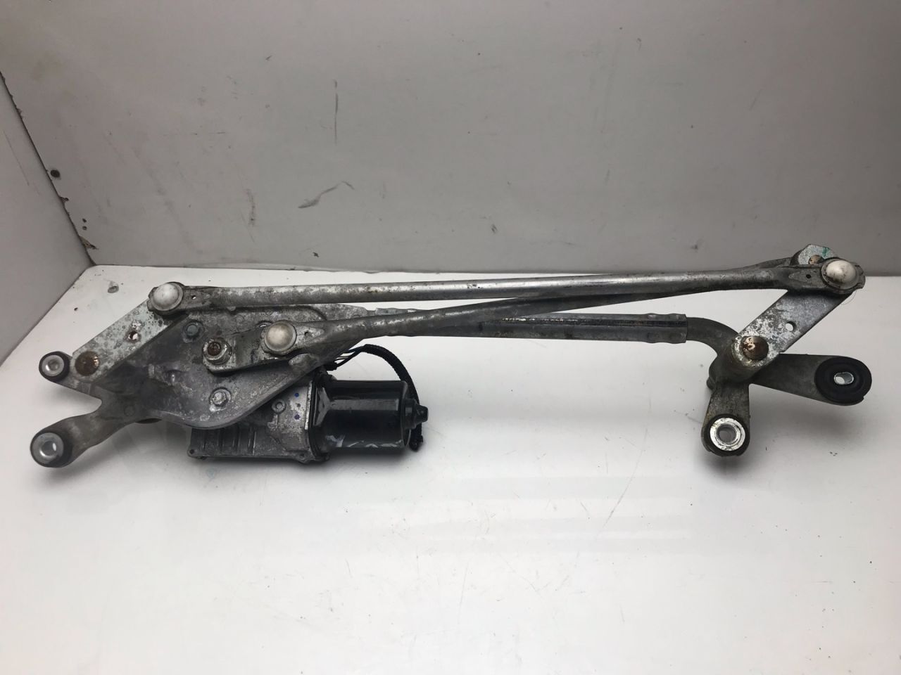 моторчик передних стеклоочистителей (дворников) Acura RDX 3 поколение 2020, 2.0 л., бензин, АКПП, черный, внедорожник 5 дв., полный привод - фото №1