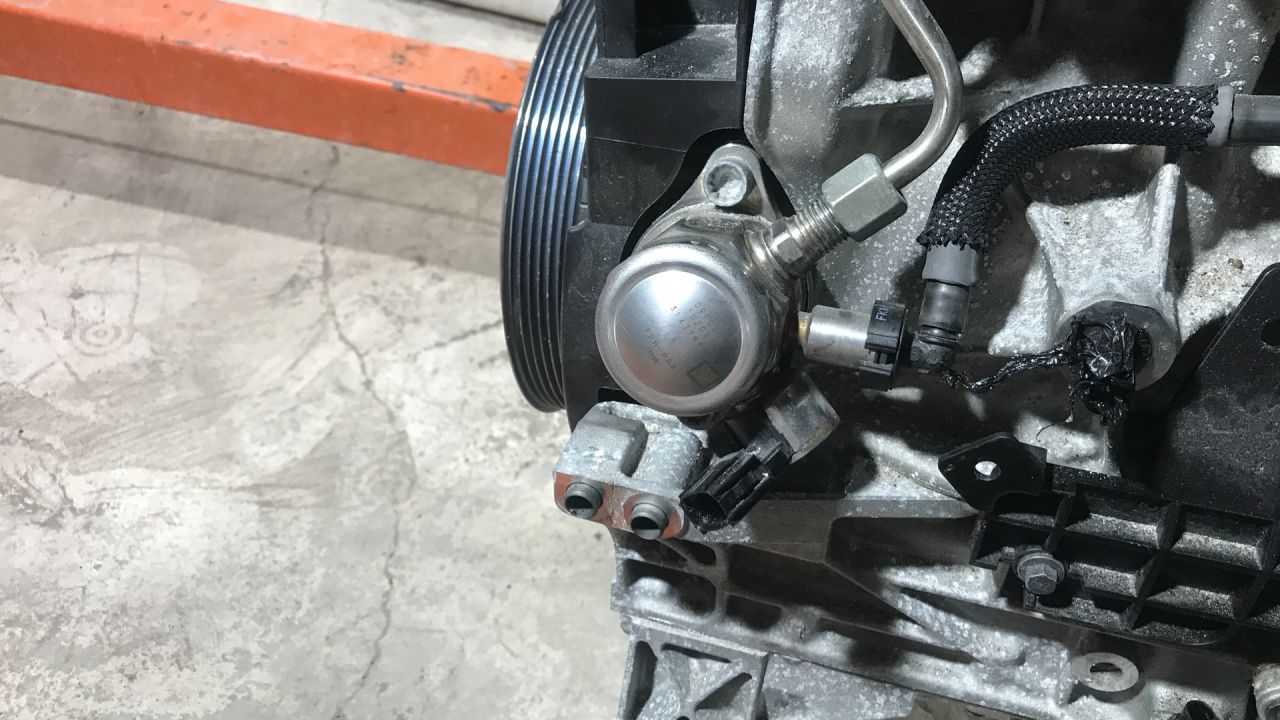 насос топливоподкачивающий ТНВД Volvo XC60 2 поколение 2023, 2.0 л., бензин, АКПП, белый, внедорожник 5 дв., передний привод - фото №1