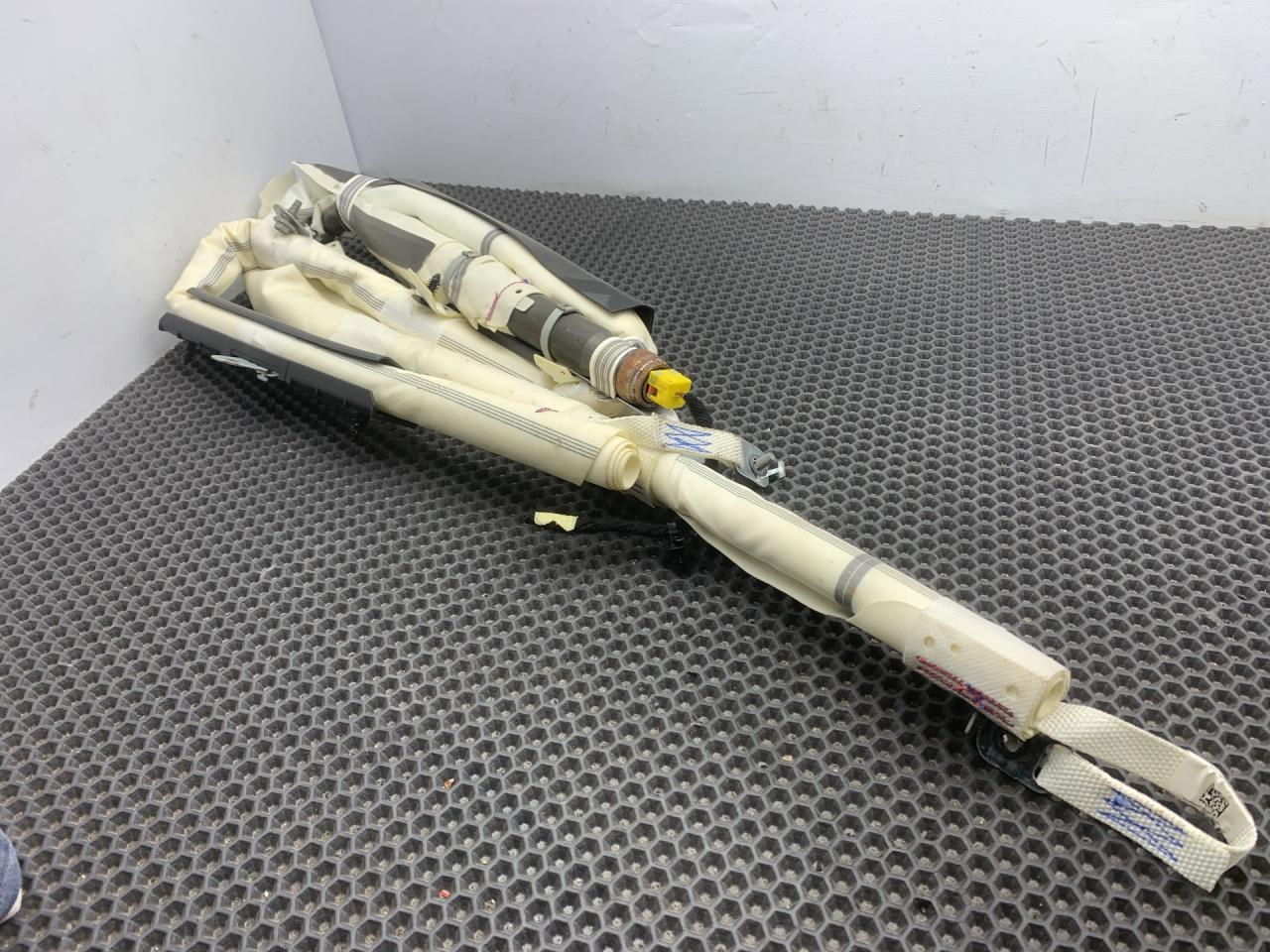 подушка безопасности боковая (шторка) Chevrolet TrailBlazer 3 поколение 2021, 1.3 л., бензин, АКПП, черный, полный привод, 60005663 - фото №1