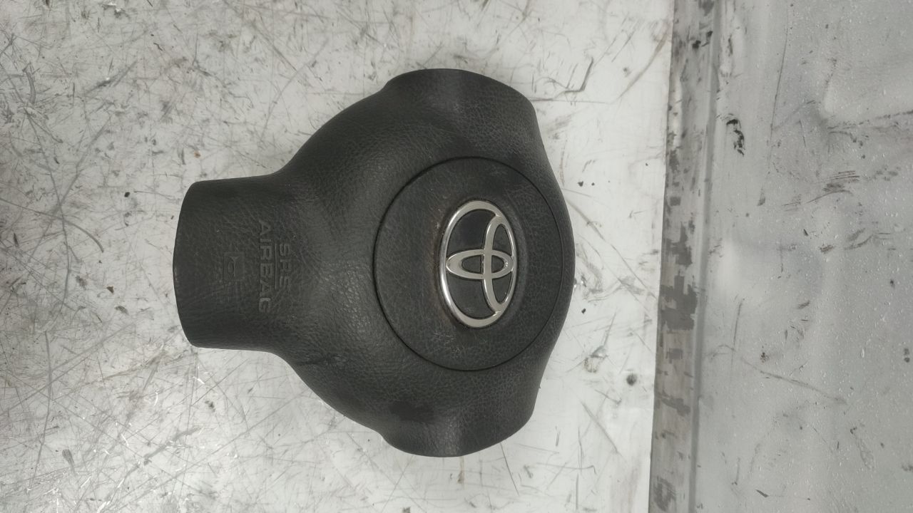 AirBag водительская Toyota Corolla 9 поколение (E120/E130) (2002 - 2004) - фото №1
